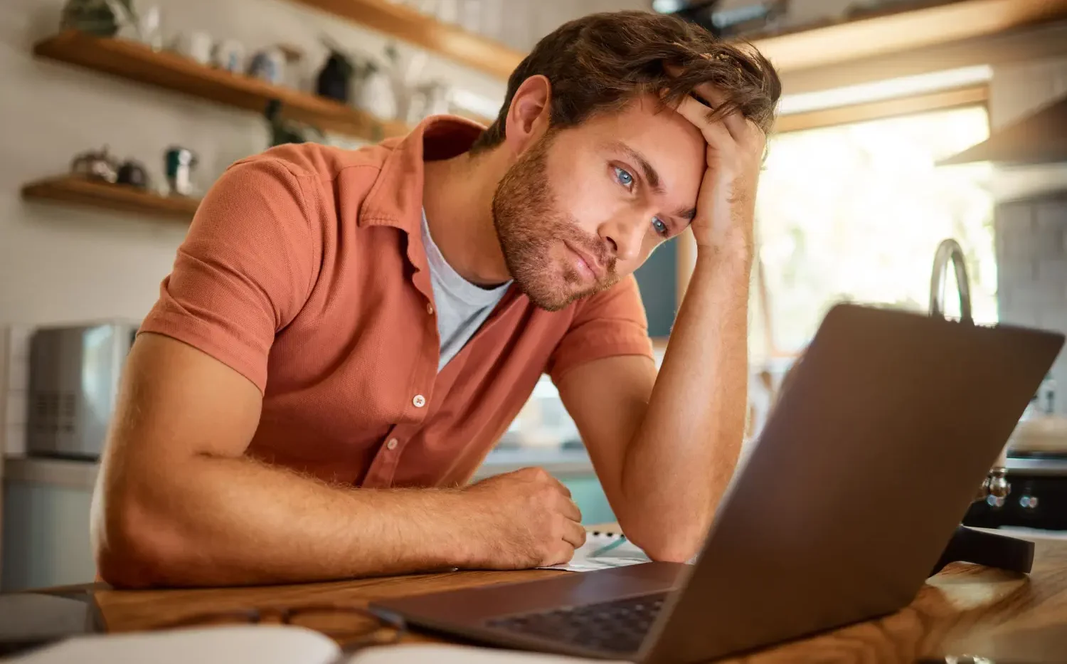 Why Do People Become Alcoholics? Risk Factors and Causes