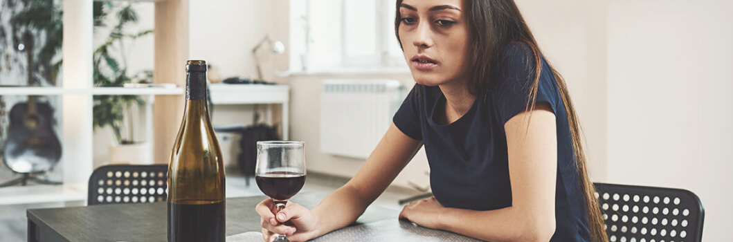 Top Signs of Alcoholism – Identifying the Red Flags