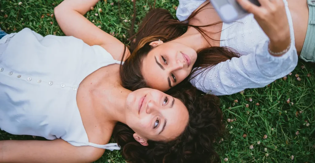 How Crack vs Cocaine Differ in Effects and Addiction Risk